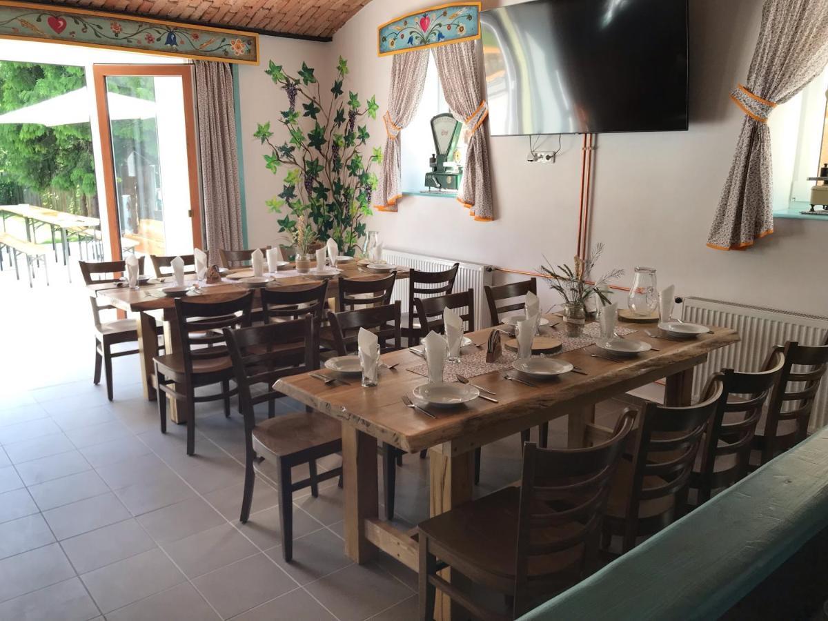 Bendovsky Dvur Bed and Breakfast Dusniky Buitenkant foto