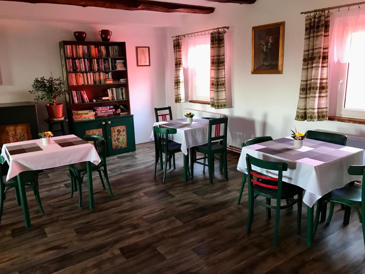 Bendovsky Dvur Bed and Breakfast Dusniky Buitenkant foto